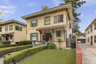 818 Cowper St in Palo Alto, CA - Foto de edificio - Building Photo