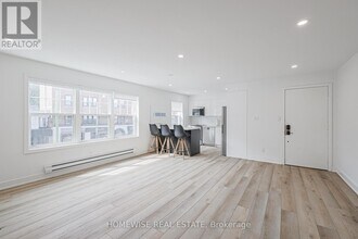 383 Spadina Rd in Toronto, ON - Building Photo - Building Photo