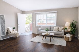 789 W 18th St, Unit A in Costa Mesa, CA - Building Photo