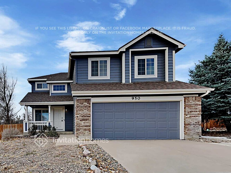 950 Winebrook Way in Fountain, CO - Foto de edificio