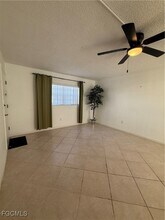 7035 Cedarhurst Dr in Ft. Myers, FL - Building Photo - Building Photo