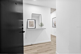 221 Main St N in St. Petersburg, FL - Foto de edificio - Building Photo