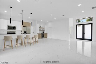 3202 21st St W in Lehigh Acres, FL - Building Photo