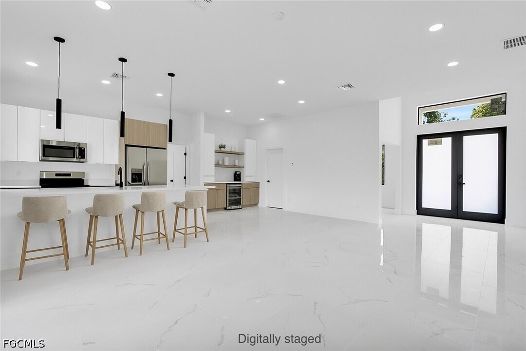 3202 21st St W in Lehigh Acres, FL - Building Photo