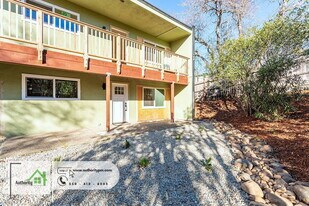 1425 Orange Ave in Redding, CA - Building Photo