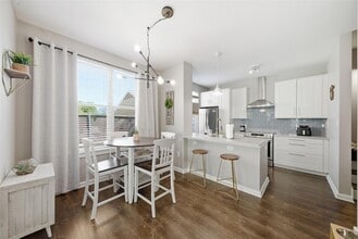 1201 Grove Blvd, Unit 1304 in Austin, TX - Foto de edificio - Building Photo