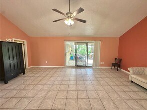 1765 Hialeah Dr in Seabrook, TX - Building Photo - Building Photo