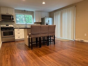 5 Leland Farm Rd in Ashland, MA - Building Photo - Building Photo