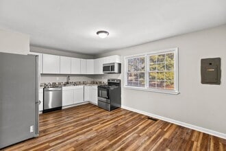 17 Crown Point Rd in Hubert, NC - Building Photo - Building Photo