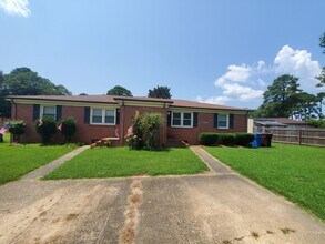 800-802 Hillwell Rd in Chesapeake, VA - Building Photo - Building Photo