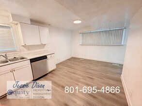 223 W 2350 N in Sunset, UT - Foto de edificio - Building Photo