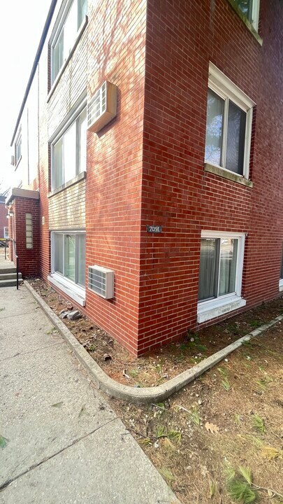 709 W Church St in Champaign, IL - Building Photo