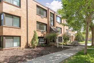 Updated Boutique 28 Unit Building on Emerson in Minneapolis, MN - Building Photo - Building Photo