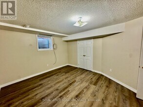 3 Carrie Crescent in Brampton, ON - Building Photo - Building Photo