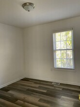 1020 Rosewood Dr in Dallas, NC - Building Photo - Building Photo