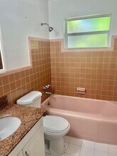111 NE 16th St, Unit 111 in Fort Lauderdale, FL - Building Photo - Building Photo