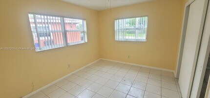 4373 NW 45th Ave in Lauderdale Lakes, FL - Building Photo - Building Photo