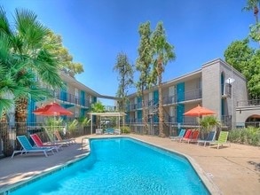 Omnia on Thomas in Phoenix, AZ - Building Photo - Building Photo