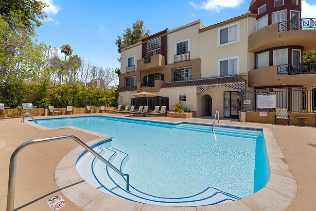 Regency at Encino in Encino, CA - Building Photo - Building Photo