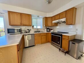 2777 Mystic Dr in Ann Arbor, MI - Building Photo - Building Photo