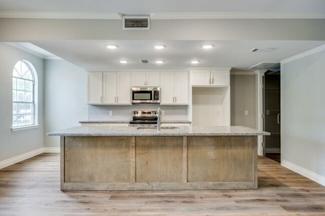 5325 Bent Tree Forest Dr, Unit 2222 in Dallas, TX - Building Photo - Building Photo