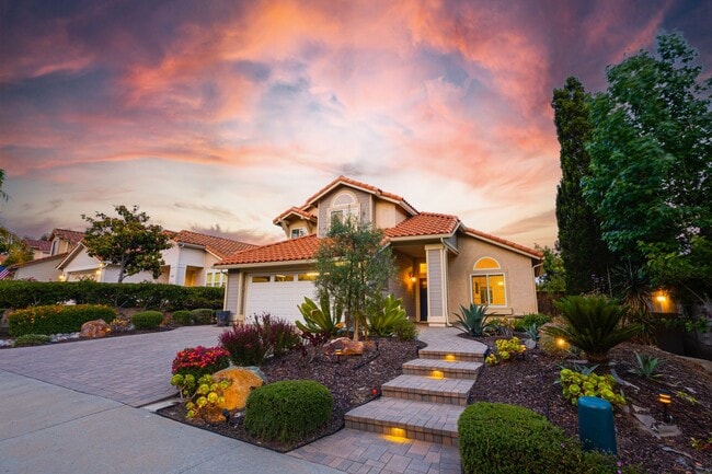 2138 Singingwood Pl in Escondido, CA - Building Photo - Building Photo
