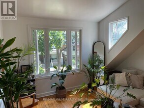 180 Bain Ave in Toronto, ON - Building Photo - Building Photo