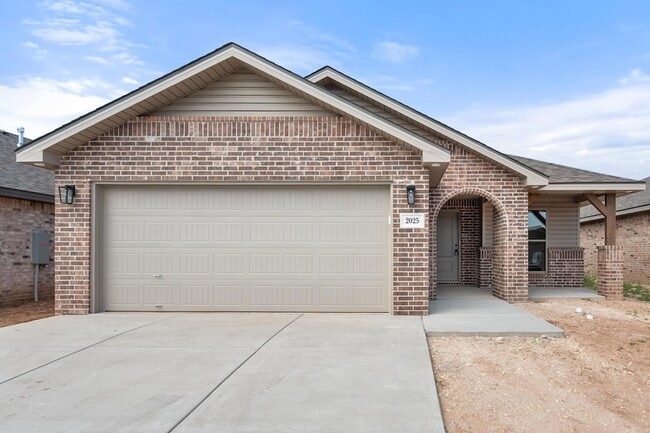 2025 Cottonwood Ave in Wolfforth, TX - Foto de edificio - Building Photo