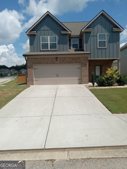 1189 Hartwell Rd in Locust Grove, GA - Building Photo