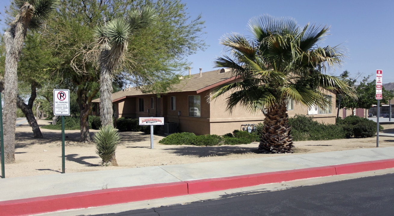 Yucca Trails Apartments in Joshua Tree, CA - Building Photo