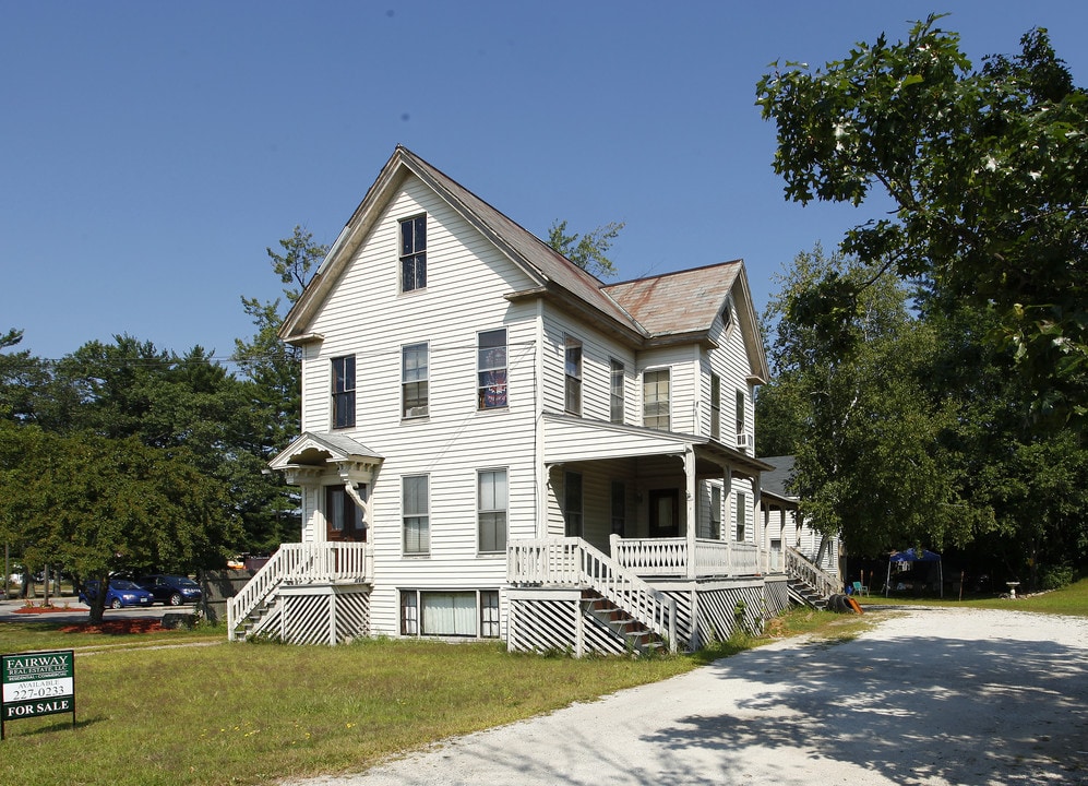 17-19 Pembroke Rd in Concord, NH - Building Photo