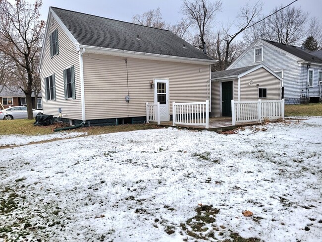 1216 Hawthorne St in Eau Claire, WI - Building Photo - Building Photo