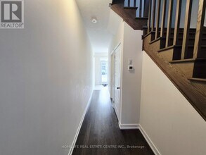 22 Monteith Dr in Brantford, ON - Building Photo - Building Photo