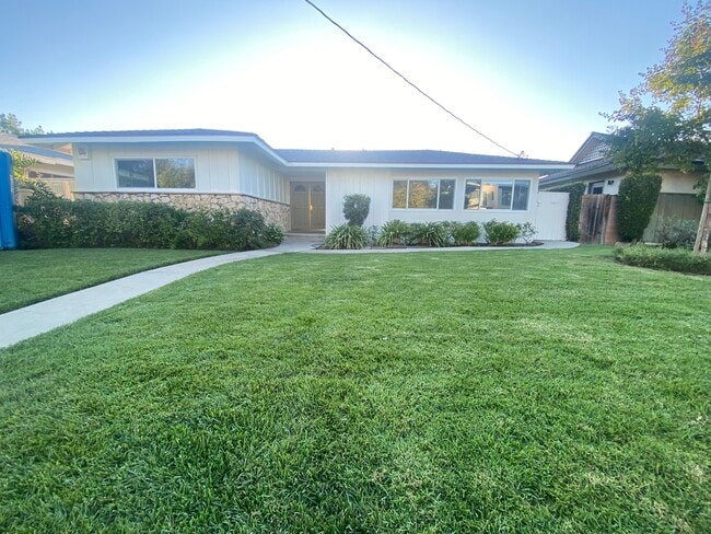 property at 5419 Murietta Ave