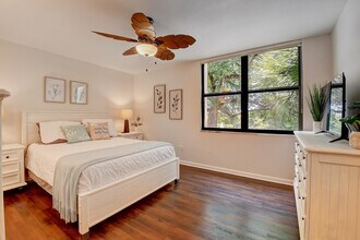 950 Lavers Cir in Delray Beach, FL - Foto de edificio - Building Photo