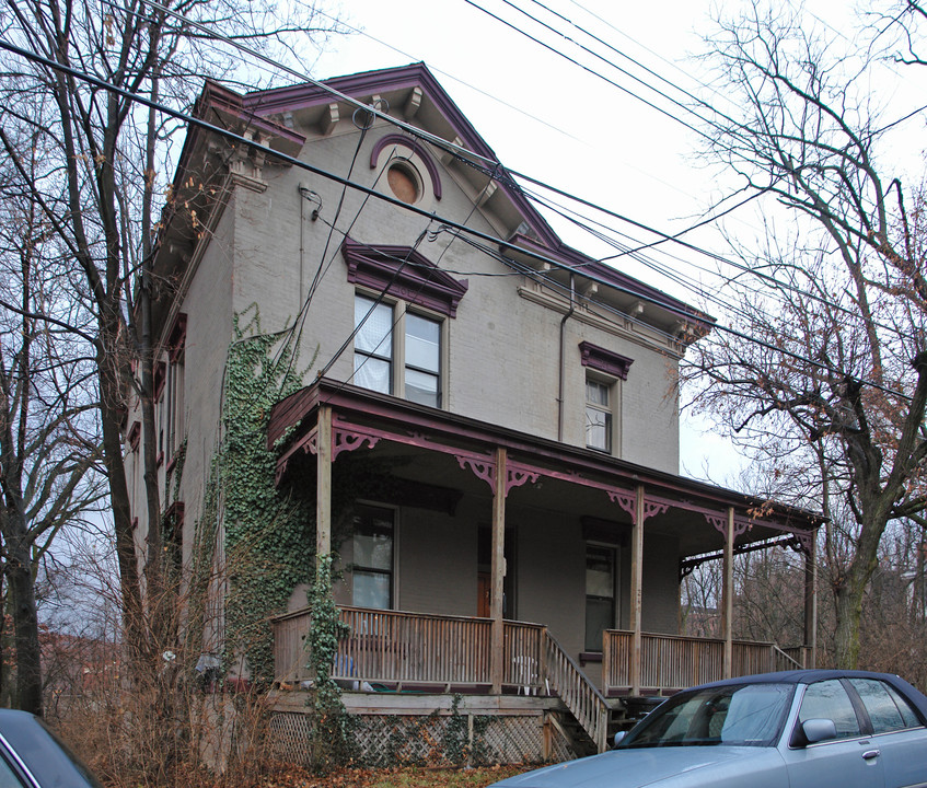 241 Gilman Ave in Cincinnati, OH - Building Photo