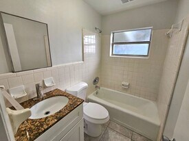 2584 Seneca Ave in Fort Pierce, FL - Building Photo