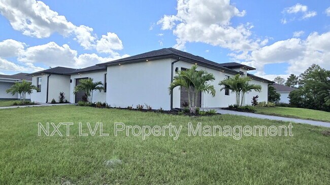 702 Hightower Ave S in Lehigh Acres, FL - Building Photo - Building Photo