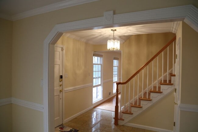 11417 Beechgrove Ln in Potomac, MD - Building Photo - Building Photo