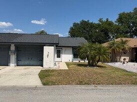 4404 Rockcrest Cir in Tampa, FL - Building Photo