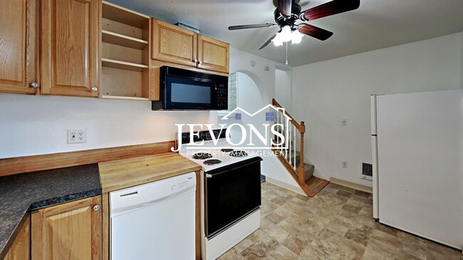 property at 1509 Swan Ave