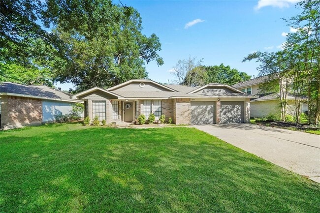 property at 2911 Parkwood Manor Dr