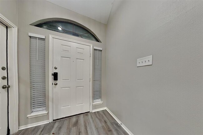 9903 Jockey Club Dr in Houston, TX - Building Photo - Building Photo