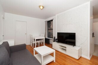 315 E 95th St in New York, NY - Building Photo - Building Photo