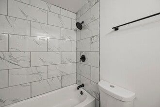 3761 Avera Ave in Winston-Salem, NC - Foto de edificio - Building Photo