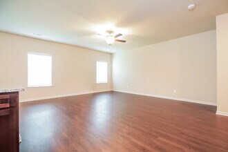 432 Vermeer Ct in Locust Grove, GA - Foto de edificio - Building Photo