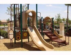 3395 NE 10th St in Homestead, FL - Building Photo - Building Photo