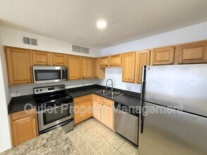 315 Lakepointe Dr in Altamonte Springs, FL - Building Photo - Building Photo
