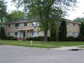 1211 Sylvester Dr in Janesville, WI - Building Photo