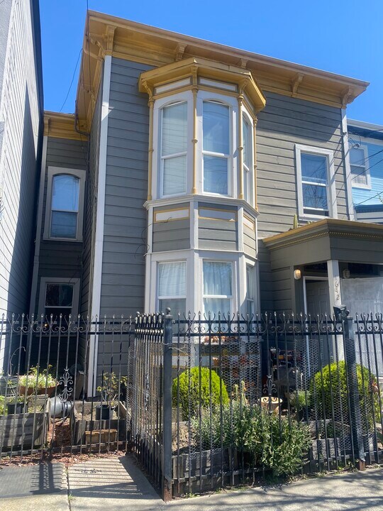1642 12th St, Unit 1642 12th St Oakland in Oakland, CA - Building Photo
